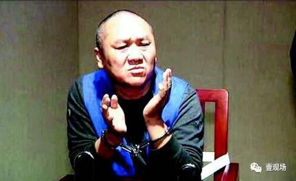 劫犯成億萬富豪