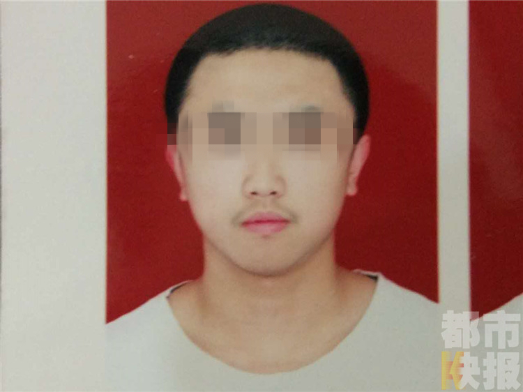 大學(xué)生家中上吊自殺