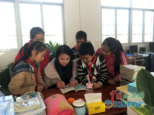 女教師備課本走紅