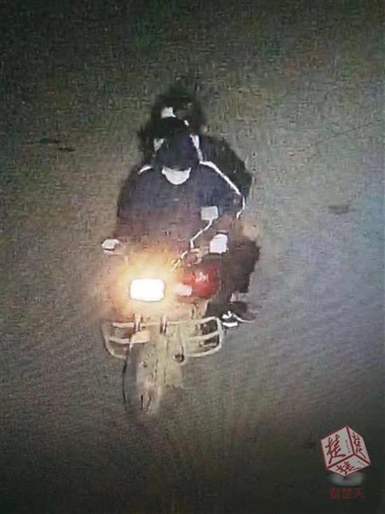 劫匪要求掃碼支付