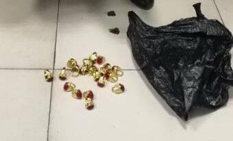 寶石戒指當街急賣 大媽上當