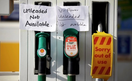 英國燃油泵干涸 英國將軍隊置于待命狀態