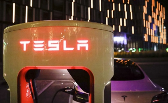 特斯拉在華爾街的市值達(dá)1萬億美元
