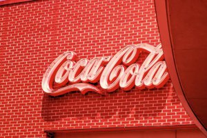 到2030年可口可樂(lè)塑料垃圾每年將達(dá)到13.3億磅