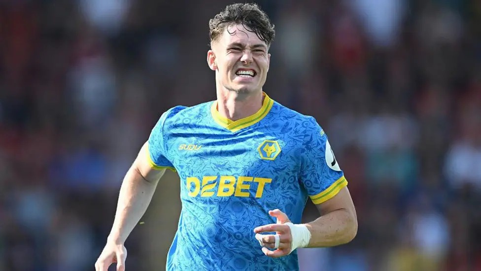 紐卡斯爾聯隊曾向狼隊提出過對約根&middot;斯特蘭德&middot;拉爾森的開價，但遭到了拒絕。