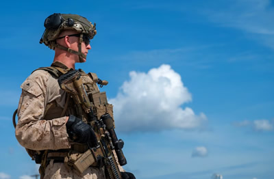 美國(guó)戰(zhàn)爭(zhēng)部網(wǎng)站發(fā)布的海軍陸戰(zhàn)隊(duì)員在古巴關(guān)塔那摩灣海軍基地