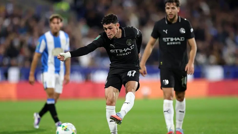 菲爾·福登為曼城打入本賽季第二粒進(jìn)球