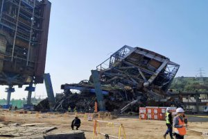 韓國一座發(fā)電廠塔架