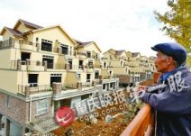 <b>億萬富翁堵路圍毆交巡警續：自稱遭強拆傷面子</b>